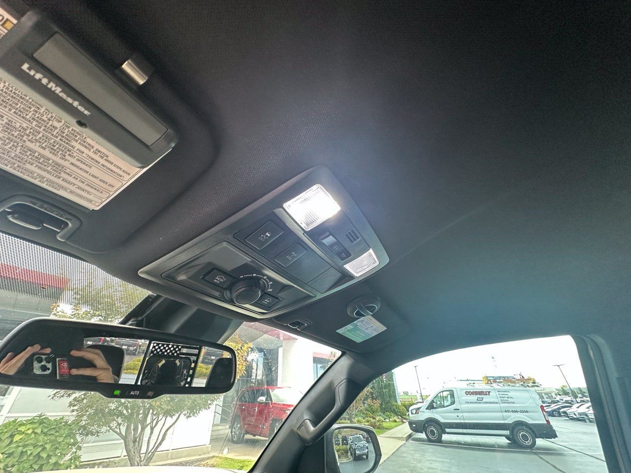 Used 2019 Toyota Tacoma TRD Off-Road AWD/4WD image 15