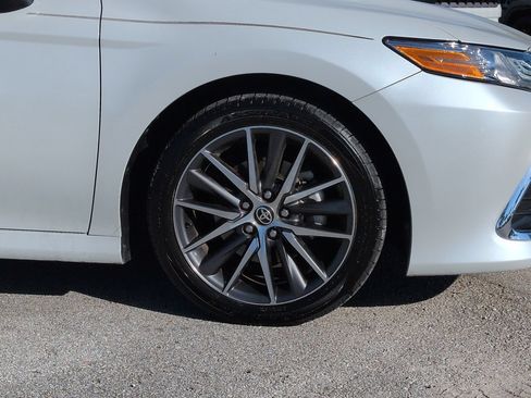 Used 2022 Toyota Camry XLE w/ Navigation Upgrade Package FWD image 10