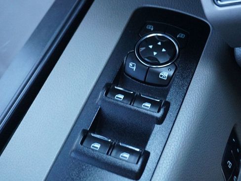 Used 2018 Ford F150 Lariat image 23