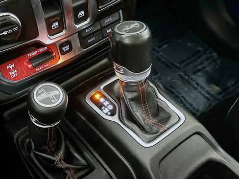 Used 2020 Jeep Wrangler Rubicon w/ LED Lighting Group image 17