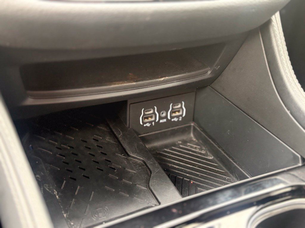 Used 2025 Chrysler Pacifica Limited FWD image 51