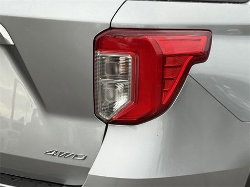 Certified 2022 Ford Explorer Platinum w/ Equipment Group 601A image 33