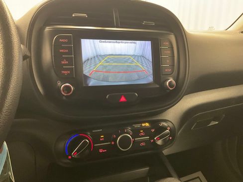 Used 2020 Kia Soul LX FWD image 21