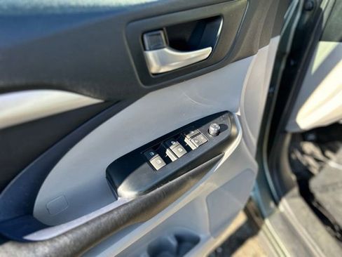 Used 2017 Toyota Highlander XLE image 13