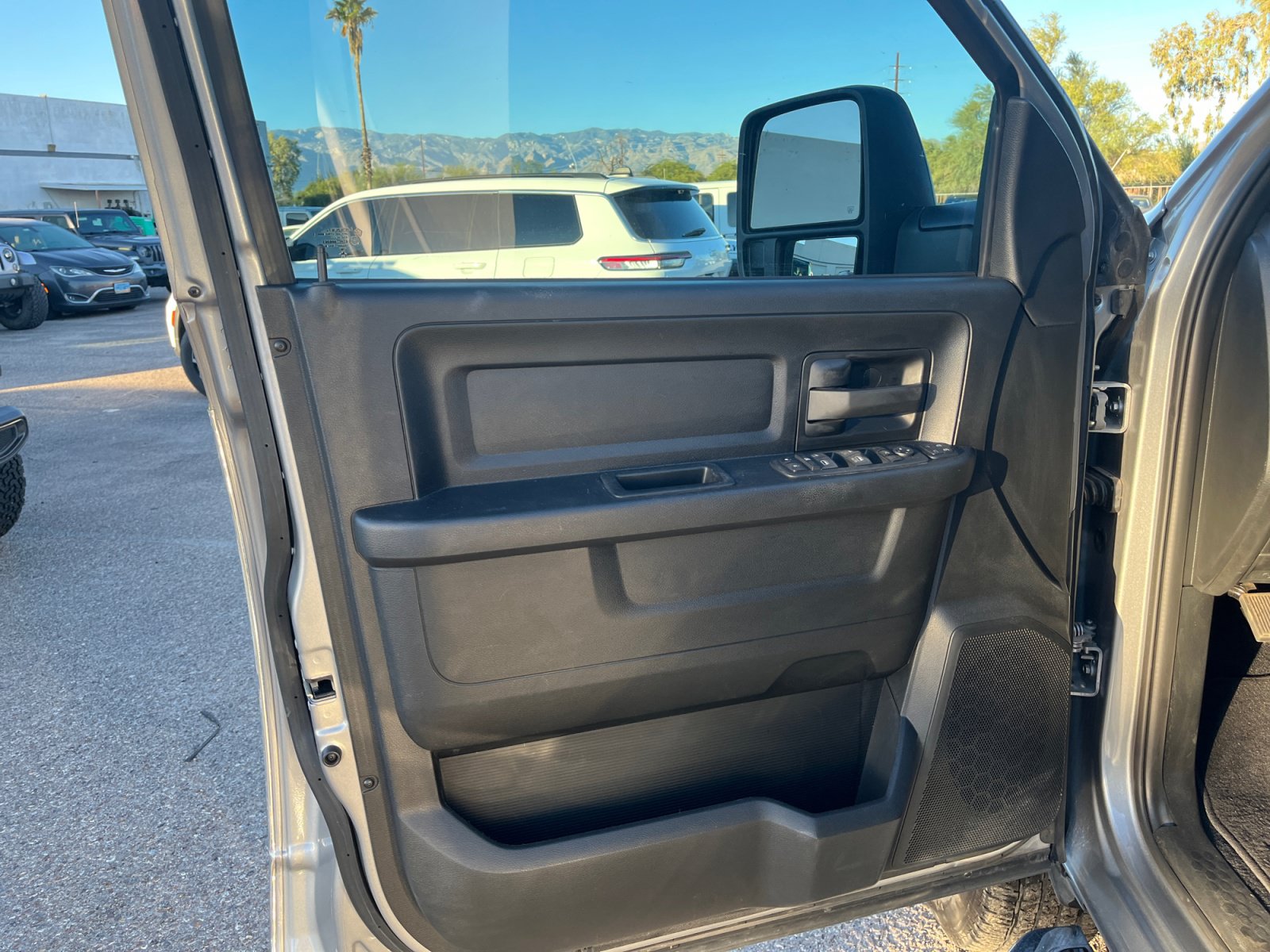 Used 2024 RAM 2500 Tradesman w/ Chrome Appearance Group AWD/4WD image 13