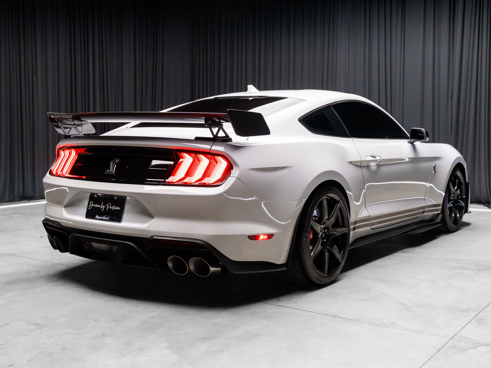 Used 2021 Ford Mustang Shelby GT500 w/ Carbon Fiber Track Pack RWD image 40
