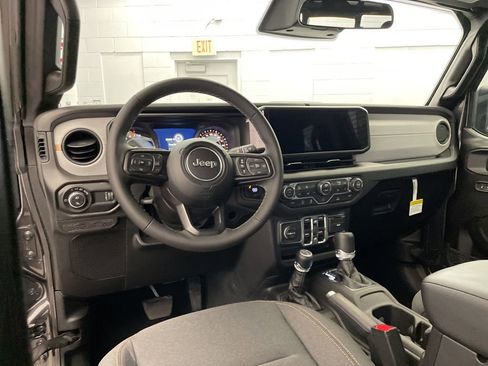 New 2026 Jeep Gladiator Sport image 9