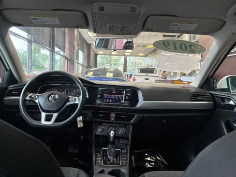 Used 2019 Volkswagen Jetta SE FWD image 28