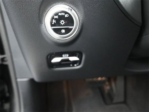 New 2025 Mercedes-Benz C 300 Sedan image 21