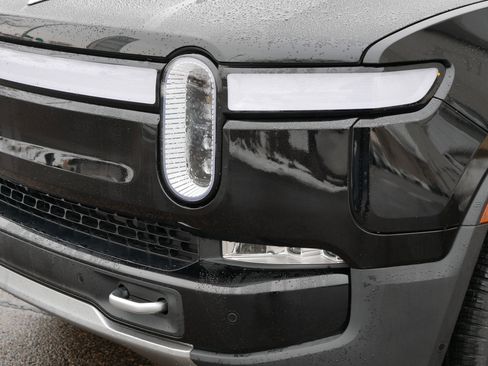 Used 2024 Rivian R1T Adventure image 16