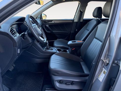 Certified 2022 Volkswagen Tiguan SE image 19