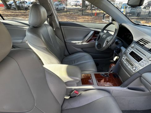 Used 2011 Toyota Camry XLE image 44