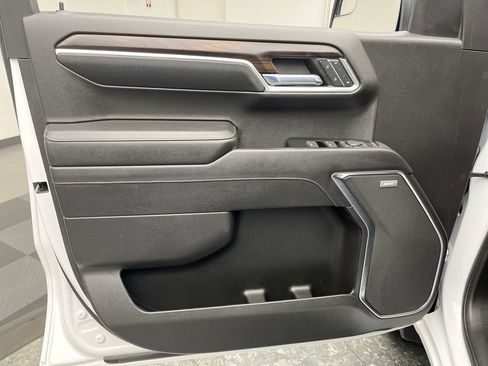 Certified 2022 GMC Sierra 1500 SLT image 8