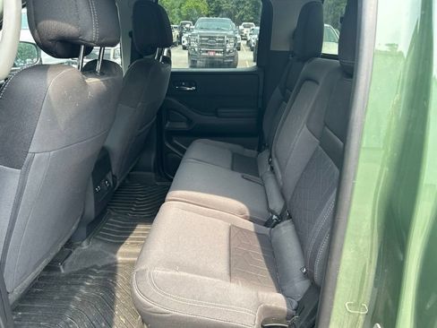 Used 2025 Nissan Frontier SV w/ SV Convenience Package AWD/4WD image 12