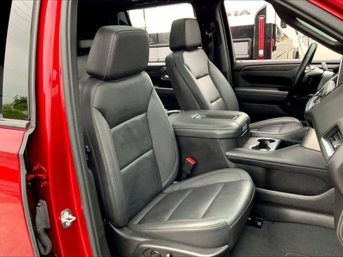 Used 2023 Chevrolet Tahoe Z71 w/ Luxury Package image 9