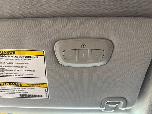 Used 2022 Jeep Cherokee Latitude Lux w/ Sun & Sound Group AWD/4WD image 32