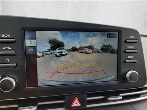 Used 2026 Hyundai Elantra SE FWD image 23