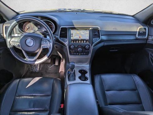 Used 2017 Jeep Grand Cherokee Limited image 17