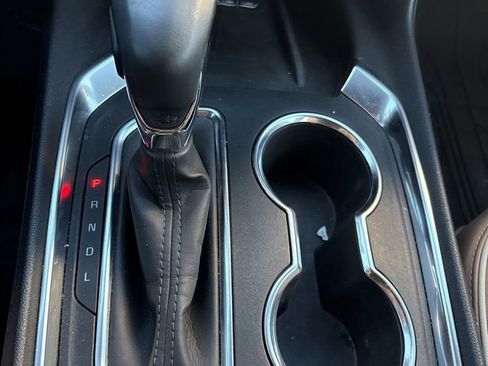 Used 2023 Chevrolet Traverse Premier image 6