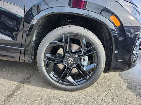 New 2026 Volkswagen Tiguan SE R-Line image 11