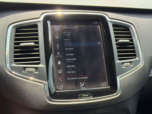 Used 2020 Volvo XC90 T5 Momentum w/ Protection Package Premier FWD image 19
