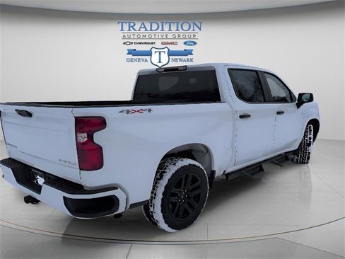 Used 2024 Chevrolet Silverado 1500 Custom image 5