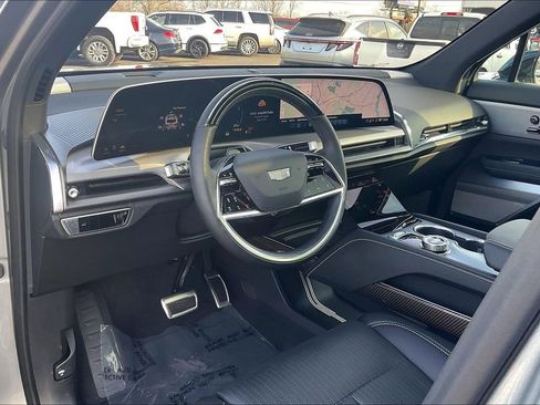 Used 2026 Cadillac Vistiq Luxury image 19