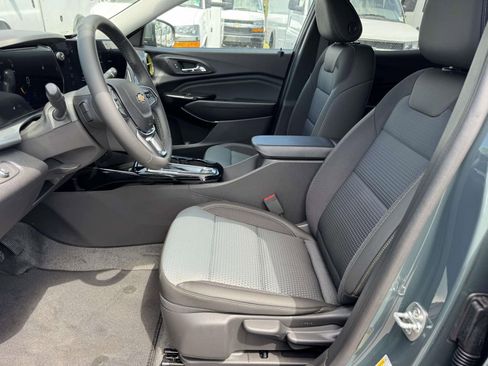 New 2026 Chevrolet Trax LT w/ Sunroof Package FWD image 22