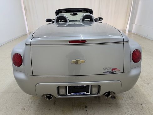 Used 2004 Chevrolet SSR w/ Preferred Equipment Group image 13