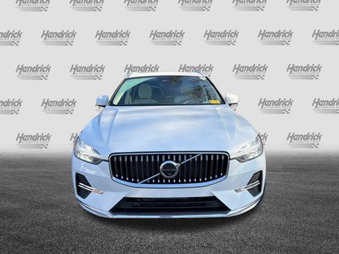 Certified 2023 Volvo XC60 B5 Plus image 3