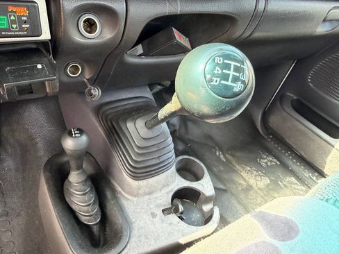 Used 2001 Dodge Ram 3500 Truck 4x4 Regular Cab image 4