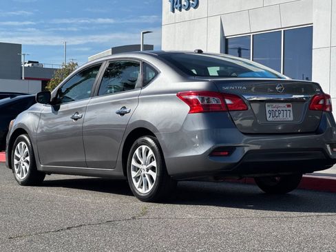 Used 2019 Nissan Sentra SV image 3