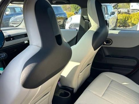 New 2026 MINI Cooper 4-Door Hardtop image 30