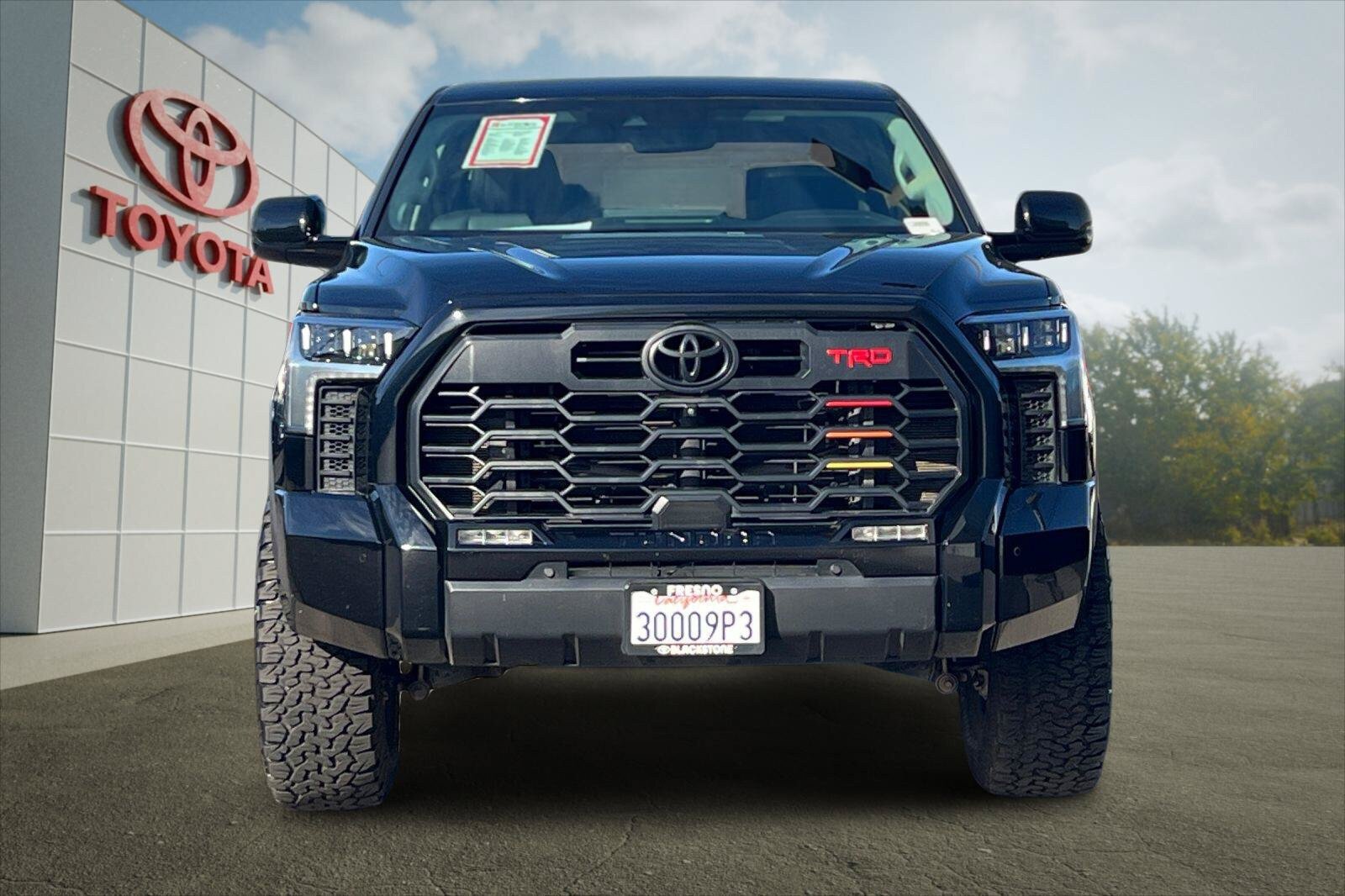 Used 2022 Toyota Tundra Limited w/ TRD Off-Road Package AWD/4WD image 8