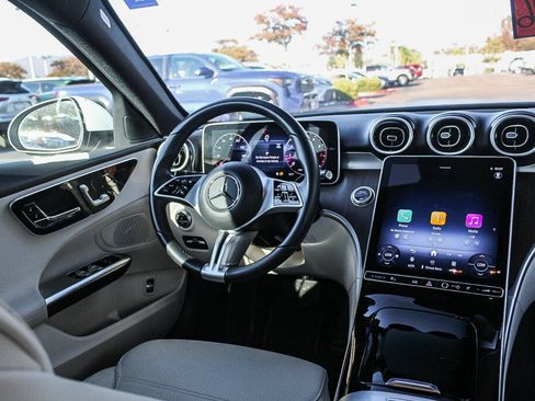 Used 2025 Mercedes-Benz C 300 4MATIC Sedan image 3