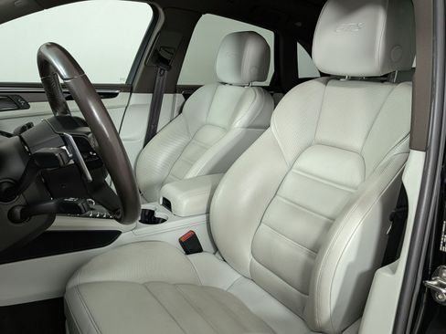 Certified 2020 Porsche Macan GTS AWD/4WD image 5