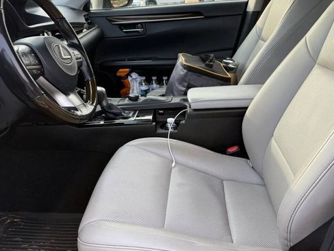 Used 2016 Lexus ES 350 w/ Premium Package w/Wood Trim FWD image 8