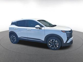 Used 2025 Nissan Kicks SV AWD/4WD video 2