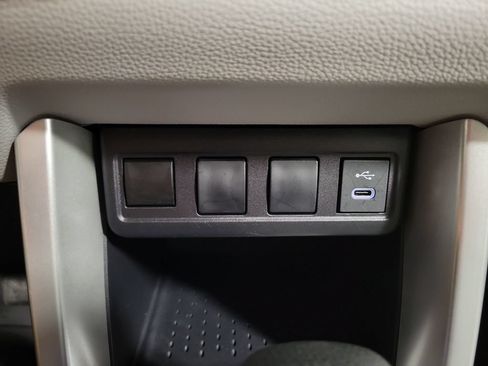 Used 2025 Toyota Corolla Cross L FWD image 18