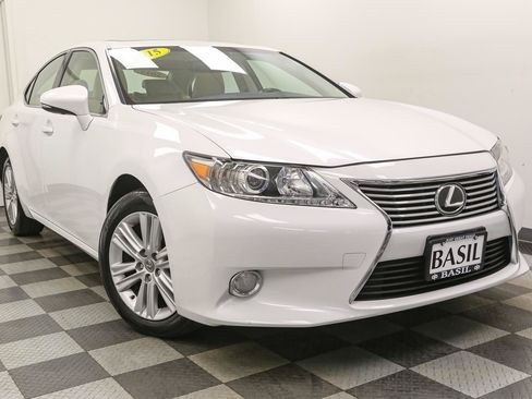 Used 2015 Lexus ES 350 w/ Premium Package FWD image 2