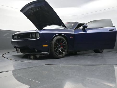 Used 2014 Dodge Challenger SRT8 RWD image 38