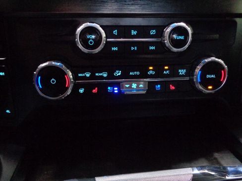 Used 2024 Ford F250 Lariat w/ Chrome Package image 34