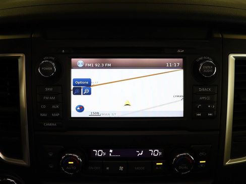 Used 2018 Nissan Titan SV w/ SV Convenience Package AWD/4WD image 18