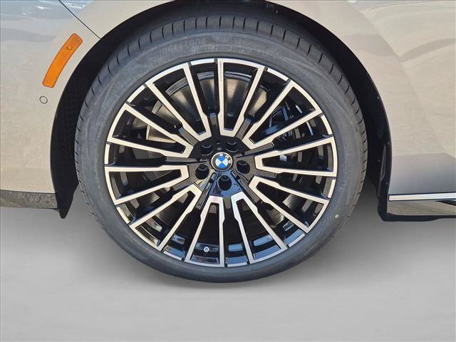 New 2027 BMW 740i w/ Premier Package RWD image 9