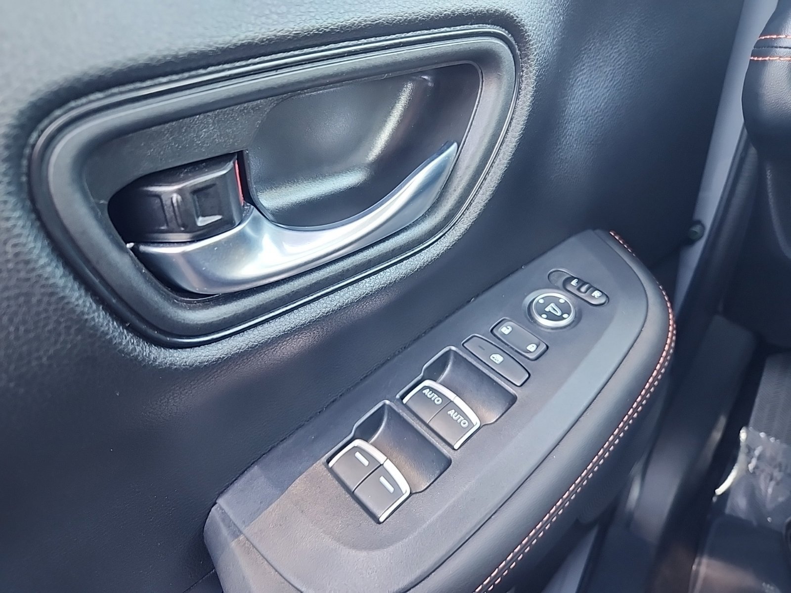 Used 2025 Honda HR-V Sport image 28
