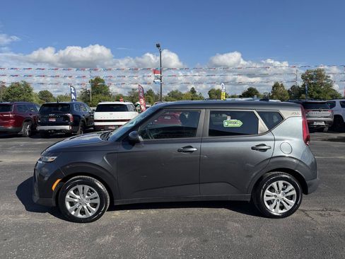 Used 2021 Kia Soul LX FWD image 8