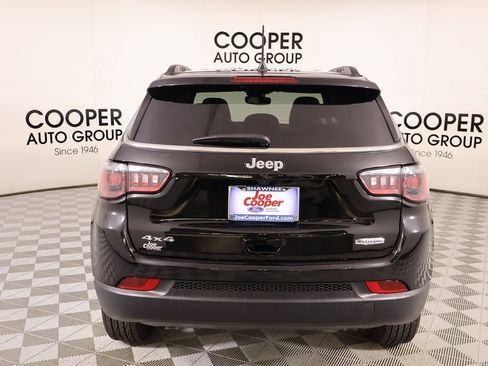 Used 2025 Jeep Compass Latitude image 21