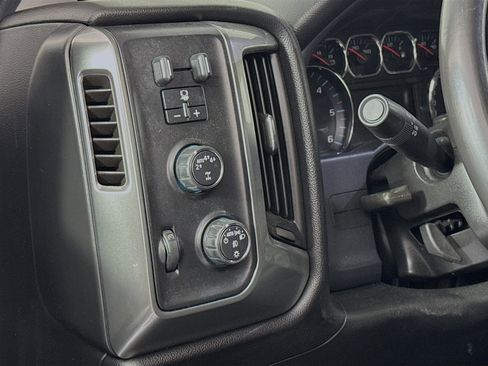 Used 2018 Chevrolet Silverado 1500 LT w/ All Star Edition image 10