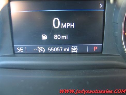 Used 2022 Chevrolet Silverado 2500 LT w/ Convenience Package AWD/4WD image 13