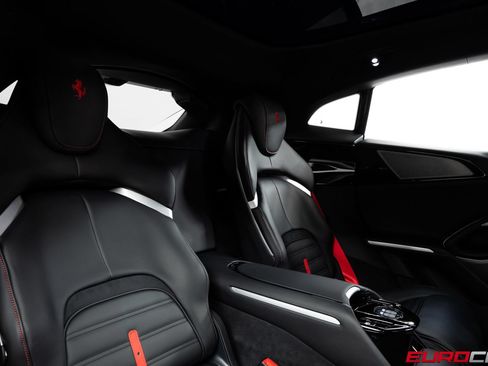 Used 2025 Ferrari Purosangue AWD/4WD image 46